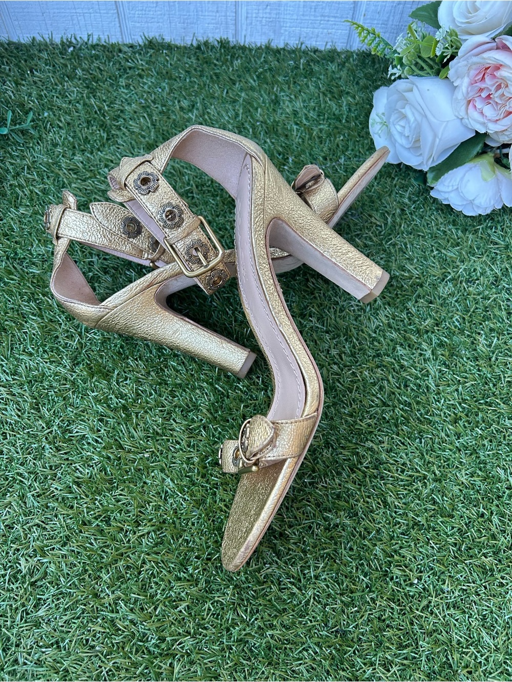 COACH Gold Ankle strap sandals  Sz 8 brand new party shoes elegant heels - Picture 12 of 16